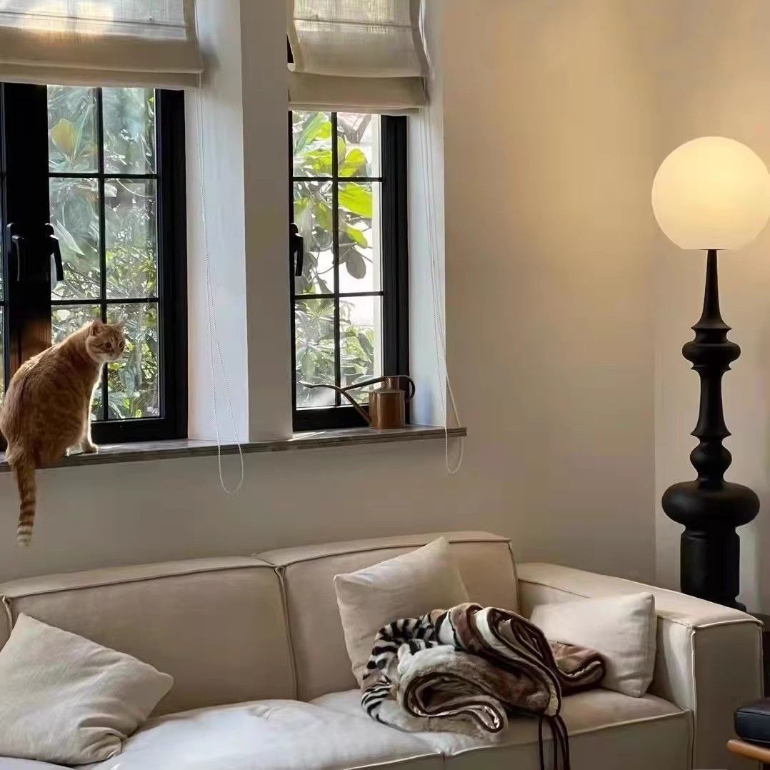 Light luxury Roman column art floor lamp 28